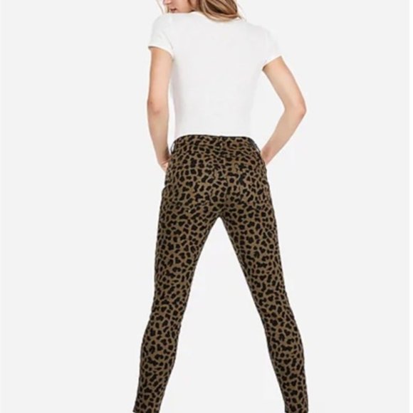 Express Mid Rise Leopard Print Ankle Legging - Picture 2 of 11